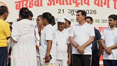 मऊ में योग दिवस के दौरान यह तस्वीर/ऊर्जा मंत्री एके शर्मा #khabareabhitak #MAU #YogDiwas #योगदिवस