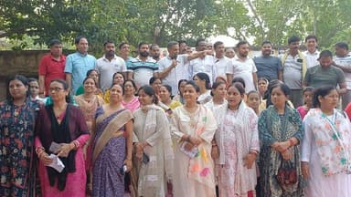 12 वें अंतर्राष्ट्रीय योग दिवस पर भाजपा के पूर्व विधायक ई. सत्यनारायण सिंह ने योग महोत्सव का किया आयोजन,झारखंडी मंदिर डेहरी रोहतास।