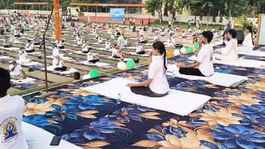 योग की शक्ति से स्वस्थ भारत का संदेश, पुलिस लाइन बलिया में सामूहिक योगाभ्यास
#InternationalYogaDay #YogaDay2026 #BalliaPolice #Ballia #YogaForHealth #HealthyLifestyle #UPPolice #DayaShankarSingh #ManglaPrasadSingh #OmveerSingh #YogaAwareness #FitIndia #InternationalYogaDay2026 #BalliaNews #UttarPradesh #YogaSeHiHoga #HealthAndWellness #PoliceLineBallia #YogaForLife #HealthyIndia