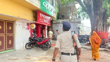 गया में नीट परीक्षा के पूर्व पुलिस ने सभी फोटो कॉपी और इंटरनेट दुकानों को बंद कराया