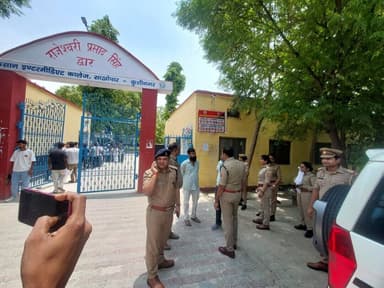 👉जनपद कशीनगर में नीट (यूजी) पुनः परीक्षा-2026 के दृष्टिगत सभी परीक्षा केंद्रों पर पुलिस अधीक्षक कुशीनगर के निर्देशन में पुलिस बल तैनात।
👉अपर पुलिस अधीक्षक कशीनगर ने किसान इंटर कालेज साखोपार समेत विभिन्न केंद्रों का निरीक्षण कर अधिकारियों को सख्त दिशा-निर्देश दिए। #upPolice https://t.co/eOPPgslHqf