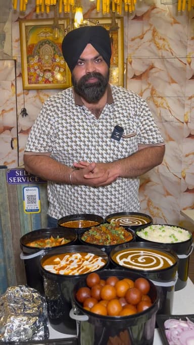 Sardar ji ka party package 1600/- mein 10 logo ka khana
#delhifood #streetfood #indianfood #foodreels #laxminagarfood