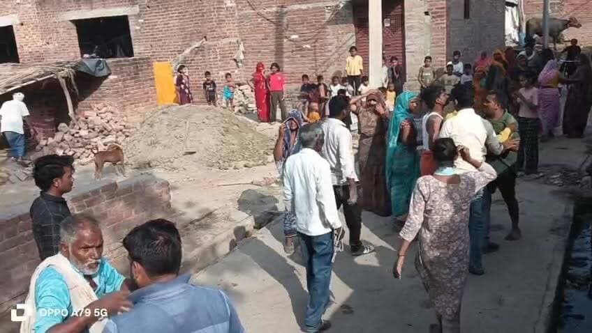 #मैनपुरी :न्यायालय में बेचाराधीन प्लांट पर दबंग जबरन कर रहे हैं कब्जा
विरोध करने पर दबंगों ने अराजक तत्वों को बुलाकर बोला हमला
न्यायालय में बेचाराधीन प्लांट पर दबंग जबरन कर रहे हैं कब्जा
#viralvideochallenge #KhabarExpert #mainpuri #LatestNews #HindiNews #UPNews #karhal #AkhileshYadav