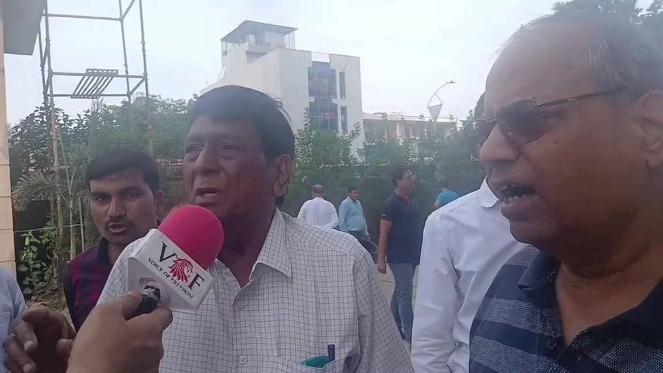 सबको घर दिलाने के लिए बनी कंपनी, खुद के कर्मचारियों को नहीं मिल रहे आवास...
हिवो अपार्टमेंट सेक्टर-16A का मामला
#hewoapartments
#housingcrisis
#EmployeeRights
#AffordableHousing
#HousingForAll
#worker
#home
#sector16
#faridabad
#voiceoffaridabad
#Voiceoffreedom