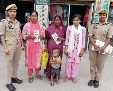 #SPSambhal @Krishan_IPS के निर्देशन में मिशन शक्ति टीम थाना असमोली द्वारा थाना क्षेत्रांतर्गत बालिकाओं/महिलाओं को #MissionShakti5 अभियान के अंतर्गत नारी सुरक्षा सशक्तिकरण व #CyberAwareness हेतु जागरूक किया।
#नारी_सुरक्षा_सम्मान_स्वावलंबन https://t.co/aCvIXVgSJU
