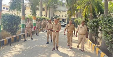 राष्ट्रीय परीक्षा एजेंसी द्वारा आयोजित नीट-यूजी पुनर्परीक्षा को शुचितापूर्ण, पारदर्शी एवं नकलविहीन सम्पन्न कराने हेतु पुलिस अधीक्षक ग्रामीण श्री अक्षय संजय महाडीक द्वारा परीक्षा केन्द्रों का निरीक्षण कर सम्बन्धित को दिए आवश्यक दिशा-निर्देश।
#UPPolice https://t.co/khNPLvj2vw
