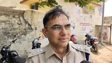 बारां जिले में आज NEET-UG 2026 परीक्षा को लेकर क्या है व्यापक सुरक्षा व्यवस्था.......
सूनिए कमल जांगिड़, एडिशनल एसपी बारां को।।
#dcdmbaran #CMORajasthan #NEET-UG 2026 #baransp #neetexam #baran #BreakingNews #vairalpost #trendingnews #viralnews