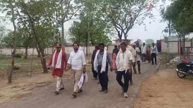 मानिकपुर: टाइगर रिजर्व कर्मियों पर आदिवासियों से मारपीट का आरोप, भाजपा जनजाति मोर्चा के प्रदेश मंत्री ने की कार्रवाई की मांग
चित्