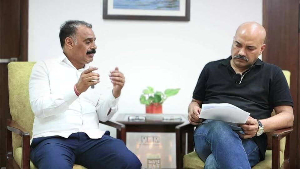 जनता के दबाव में सरकार ने हटाया जजिया कर : अनिल शर्मा ज़िला उपाध्यक्ष कांग्रेस एवं पूर्व पार्षद एमसीएफ
2 जुलाई को खत्म हो जाएँगे फरीदबाद के चार टोल टैक्स
#faridabad
#TollTax
#TollFreeFaridabad
#FaridabadToll
#gurugramfaridabadtolltax
#Congress
#AnilSharma
#JanataKiJeet
#TollTaxRemoved
#voiceoffaridabad
#Voiceoffreedom