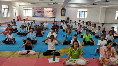 12वें अंतर्राष्ट्रीय योग दिवस पर नशामुक्त भारत सप्ताह के अंतर्गत खेल भवन, नवादा में योगाभ्यास एवं नशामुक्ति शपथ कार्यक्रम आयोजित।