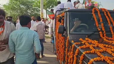 रेवासन गांव में सरपंच पद के प्रत्याशी Irfan Rewasan के पास पहुंचे सुभाष बंसल, धूमधाम से हुआ स्वागत...
#मेवात #मेवाती #mewati #hariyana #mewatireel #ताजा