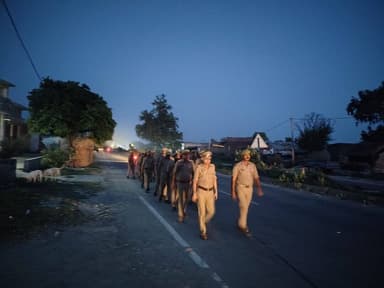 #SSP_BDN के निर्देशन में शान्ति व्यवस्था के दृष्टिगत जनपद में शान्ति/सुरक्षा एवं कानून व्यवस्था को सुदृढ़ बनाये रखने हेतु #थाना_जरीफनगर पुलिस द्वारा थाना क्षेत्र के मुख्य मार्गो व भीड़भाड़ वाले स्थानो पर #footpatrolling एवं संदिग्ध वाहन/व्यक्तियों की चेकिंग की गई। https://t.co/YbeuVvYpPH