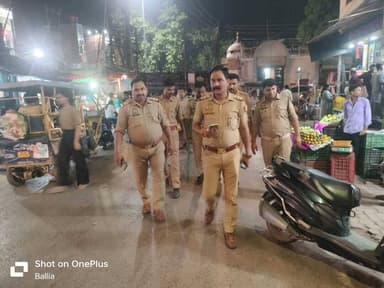 #SPBallia श्री ओमवीर सिंह के निर्देशन में जनपद में शांति व्यवस्था एवं कानून व्यवस्था बनाए रखने तथा आमजन में सुरक्षा का भाव जागृत करने के उद्देश्य से #PS_कोतवाली पुलिस द्वारा मुख्य मार्गाें वअन्य भीड़ वाले स्थानों पर पैदल गस्त की गई।
#Ballia #बलिया
@Uppolice
@dgpup
@digazamgarh https://t.co/YbR0e4mlTN