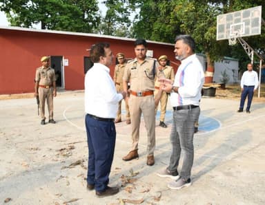 "नीट (यूजी) पुनः परीक्षा-2026" के दृष्टिगत जिलाधिकारी एवं पुलिस अधीक्षक कुशीनगर द्वारा पीएम श्री ज्वाहर नवोदय विद्यालय मिल्की रसूलपुर, कुशीनगर व किसान इण्टरमीडिएट कालेज, साखोपार परीक्षा केन्द्र का निरीक्षण कर सुरक्षा एवं व्यवस्थाओं का जायजा लिया गया- #UPPolice https://t.co/XPTUTAqfKk