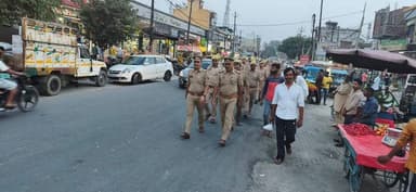 #एसपी_रामपुर के निर्देशन में थाना स्वार #RampurPolice द्वारा अपराध नियन्त्रण, कानून/शान्ति व्यवस्था तथा जनमानस में सुरक्षा की भावना जागृत करने के दृष्टिगत थाना क्षेत्रान्तर्गत महत्वपूर्ण/भीड़-भाङ वाले स्थानो पर मय पुलिस बल पैदल गश्त की गयी।
#UPPolice
#FootPatrolling
#RampurPolice