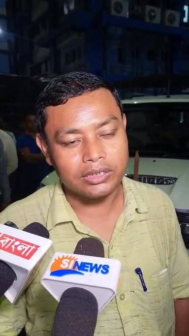 শিলিগুড়ির একই পরিবার মা ও দেড় বছরের সন্তান ময়নাগুড়ির পথ দুর্ঘটনায় প্রাণ হারিয়েছে জানালেন প্রতিমন্ত্রী আনন্দময় বর্মন