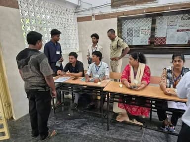#ନିଟ୍_ପରୀକ୍ଷା_ତଦାରଖ_କଲେ_ଏସପି
ବ୍ରହ୍ମପୁରରେ ବିଭିନ୍ନ ଶିକ୍ଷାନୁଷ୍ଠାନରେ ନିଟ୍ ପରୀକ୍ଷାରେ ବ୍ରହ୍ମପୁର ଏସପି ତଦାରଖ କରୁଛନ୍ତି l
#odishaCityNews #neet #exam #silkcity