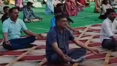 गरोठ में अंतर्राष्ट्रीय योग दिवस पर हुआ सामूहिक योगाभ्यास, विधायक व सीएमओ रहे मौजूद