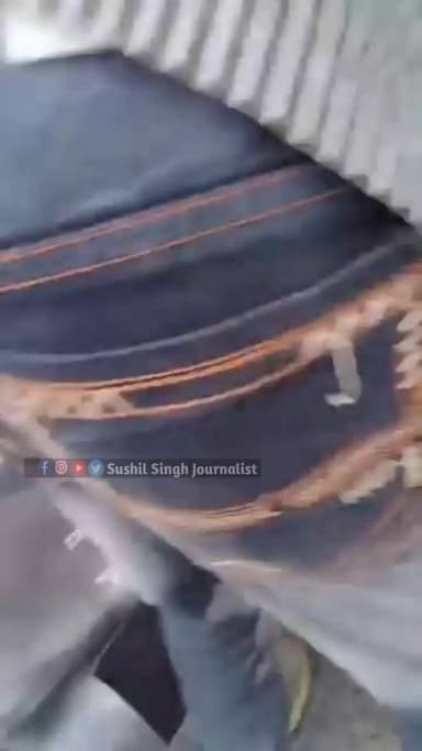 मऊ में शीतला मंदिर के पास तेज रफ़्तार चार पहिया वाहन डिवाइडर टकराकर पलटी Video!
#MAU #maunews