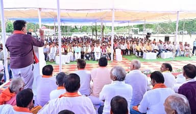 भोरमदेव शक्कर कारखाना ने लगातार दूसरे वर्ष जून माह में ही किसानों को एफआरपी व अतिरिक्त रिकवरी राशि सहित 107.10 करोड़ रुपये का शत-प्रतिशत भुगतान कर नया कीर्तिमान स्थापित किया।
उप मुख्यमंत्री श्री विजय शर्मा ने 29.83 करोड़ रुपये किसानों के खातों में अंतरित करते हुए सहकारिता मॉडल को किसानों की आर्थिक मजबूती और ग्रामीण विकास का मजबूत आधार बताया।