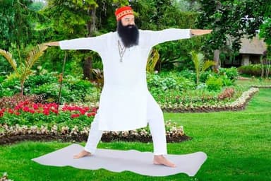महाराष्ट्र के अनाथ बच्चों की पढ़ाई से लेकर शादी तक का खर्च उठाएंगे पूज्य गुरु संत डॉ. गुरमीत राम रहीम सिंह जी इन्सां, पूज्य गुरु संत डॉ. गुरमीत राम रहीम सिंह जी इन्सां ने पंजाब के संगरूर जिले के गांव कमोमाजरा के 20 वर्षीय जसप्रीत को बनाकर दिया पक्का मकान, सौंपी घर की चाबी
सिरसा। मानवता और जरूरतमंदों की सहायता के लिए लगातार चलाए जा रहे कार्यों के तहत डेरा सच्चा सौदा के पूज्य गुरु संत डॉ. गुरमीत राम रहीम सिंह जी इन्सां ने एक बार फिर सेवा और परोपकार का उदाहरण प्रस्तुत किया है। अंतरराष्ट्रीय योग दिवस, अंतरराष्ट्रीय संगीत दिवस और फादर्स डे के अवसर पर पूज्य गुरु जी ने समाज में सेवा, संस्कार और मानवता की भावना को मजबूत करने का संदेश दिया। उन्होंने कहा कि समाज के सक्षम लोगों का यह नैतिक दायित्व है कि वे जरूरतमंदों और असहाय लोगों की सहायता के लिए आगे आएं। डैप्थ कार्यक्रम (नशा व बुराईयां छुड़वाने का कार्यक्रम)के दौरान महाराष्ट्र के सासावार स्थित ममता बाल सदन नामक एनजीओ द्वारा संचालित अनाथ आश्रम की प्रभारी स्मिता ने आश्रम में रह रहे बच्चों की शिक्षा और देखभाल को लेकर सहयोग की अपील की। इस पर पूज्य गुरु जी ने आश्रम के बच्चों की पढ़ाई, पालन-पोषण, स्वास्थ्य देखभाल और उनके विवाह तक का संपूर्ण खर्च वहन करने की घोषणा की। इस घोषणा का उपस्थित साध-संगत ने जोरदार समर्थन किया और मानवता भलाई के इस कार्य की सराहना की।
कार्यक्रम का एक भावुक क्षण उस समय और देखने को मिला जब पंजाब के संगरूर जिले के गांव कमोमाजरा निवासी 20 वर्षीय जसप्रीत कौर को नए मकान की चाबी सौंपी गई। जसप्रीत कौर के पिता का वर्ष 2021 में निधन हो गया था, जिसके बाद परिवार आर्थिक संकट से जूझने लगा। परिवार जिस मकान में रह रहा था, उसकी हालत बेहद खराब थी। बरसात के दिनों में छत से पानी टपकता था और कई बार परिवार को पड़ोसियों के घरों में शरण लेने के लिए मजबूर होना पड़ता था। परिवार की कठिन परिस्थितियों की जानकारी जब जसप्रीत कौर द्वारा पूज्य गुरु जी को दी गई तो तुरंत पूज्य गुरु जी ने उनके लिए नया मकान बनवाने का निर्णय लिया। इसके बाद पूज्य गुरु संत डा. गुरमीत राम रहीम सिंह जी इन्सां द्वारा जसप्रीत कौर का पक्का मकान महज 48 घंटे में तैयार करवा दिया गया। मकान निर्माण का पूरा खर्च पूज्य गुरु जी ने वहन किया।
- चाबी मिलते ही छलक पड़े खुशी के आंसू
नए घर की चाबी मिलने पर जसप्रीत कौर, उसकी माता और उसके परिवार की खुशी का ठिकाना नहीं रहा। परिवार ने भावुक होकर पूज्य गुरु जी और सेवा में जुटे सभी सेवादारों का आभार व्यक्त किया। स्थानीय निवासियों ने भी इस कार्य की सराहना करते हुए कहा कि जरूरतमंद परिवार को नया आशियाना मिलना उनके लिए किसी सपने के सच होने से कम नहीं है।
12वें अंतरराष्ट्रीय योग दिवस पर पूज्य गुरु जी ने स्वयं योग कर दिया स्वस्थ जीवन का संदेश
डेरा सच्चा सौदा में रविवार को 12वां अंतरराष्ट्रीय योग दिवस उत्सव के रूप में हर्षोल्लास के साथ मनाया गया। इस अवसर पर पूज्य गुरु संत डॉ. गुरमीत राम रहीम सिंह जी इन्सां ने स्वयं विभिन्न योग क्रियाएं कर लोगों को नियमित योग अपनाने और स्वस्थ जीवनशैली अपनाने का संदेश दिया। उन्होंने योग को निरोग जीवन का आधार बताते हुए सभी को दैनिक दिनचर्या में योग शामिल करने के लिए प्रेरित किया। वहीं एमएसजी भारतीय खेल गांव में आयोजित कार्यक्रम में हजारों योग साधकों, विद्यार्थियों और श्रद्धालुओं ने भाग लेकर सामूहिक योगाभ्यास किया। सुबह सात बजे शुरू हुए कार्यक्रम में योगासन, प्राणायाम और ध्यान का अभ्यास कराया गया। एमएसजी भारतीय खेल गांव में आयोजित कार्यक्रम में पूजनीय माता आसकौर जी आयुर्वेदिक अस्पताल के वरिष्ठ आयुर्वेद विशेषज्ञ डॉ. अजय गोपलानी व डा. शशी कांत ने योग साधकों को विभिन्न योग क्रियाओं का प्रशिक्षण दिया।
- योग में शिक्षण संस्थान की उपलब्धियां रहीं आकर्षण का केंद्र
योग दिवस समारोह के दौरान डेरा सच्चा सौदा के शिक्षण संस्थानों की राष्ट्रीय एवं अंतरराष्ट्रीय उपलब्धियों की भी जानकारी साझा की गई। पूज्य गुरु जी से प्रशिक्षण प्राप्त करके वयोवृद्ध योगा प्रशिक्षक 94 वर्षीय इलम चंद इन्सां ने सैंकड़ों इंटरनेशनल व नेशनल स्तर पर पदक जीतकर अपनी प्रतिभा का लोहा मनवाया है। इसके अलावा शाह सतनाम जी गर्ल्स शिक्षण संस्थान ने अब तक देश को 11 अंतरराष्ट्रीय योग स्टार दिए हैं। संस्थान के खिलाड़ियों ने 8 वर्ल्ड कप और 6 एशियन चैंपियनशिप में भारत का प्रतिनिधित्व करते हुए 38 स्वर्ण, 54 रजत और 41 कांस्य पदक जीतकर देश, प्रदेश और संस्थान का नाम रोशन किया है।