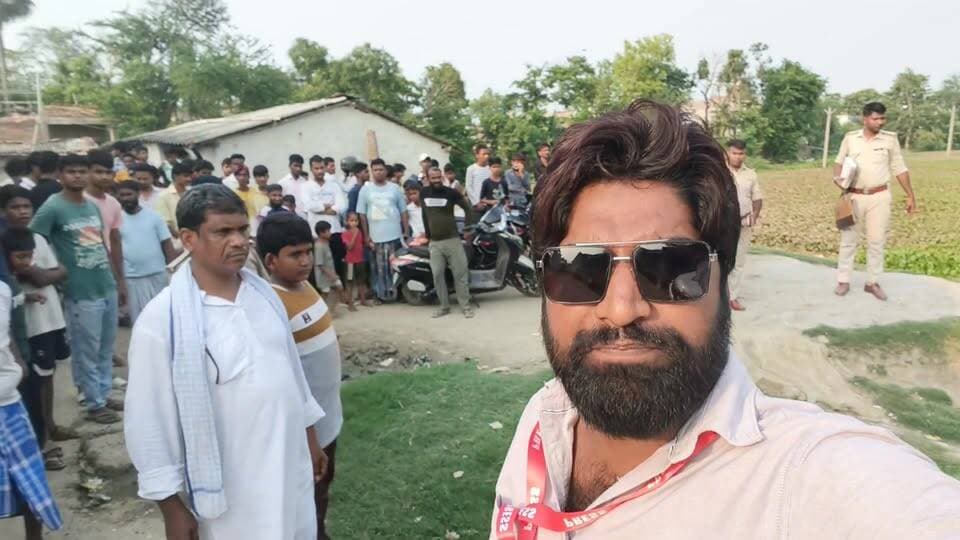 छछुआ गांव से 6 वर्षीय अधिकांश कुमार का 21 दिन बाद मिला पोखर से सड़ा-गला स्थित में #लाश...
Sachhai aap tak News 24 सच्चाई आप तक Zee Bihar Jharkhand Madhubani Police Samrat Choudhary Sanjay Saraogi #reelsvideoシ #vairalvideo #shortsreels #shortsvideos #reelsviralシ #reelsviralシfb #reelsviral #viralpost #reelschallengereelschallenge The Bisfi News Deswa News Bihar Tak Tejashwi Yadav Madhubani Police Iqbaal Ahmad