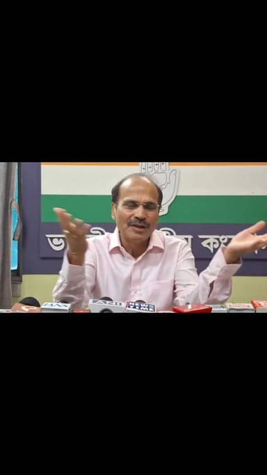 গত সরকারে প্রচুর ঋণ এই পরিস্থিতিতে নতুন সকারের বাজেট। কি প্রতাশ্যা, কতটা চ্যালেঞ্জিং হবে বিজেপির কাছে? জনমুখী নাকি সংস্কারমূলক বাজেট? জনমুখী প্রকল্পে বরাদ্দ বাড়বে? গুরুত্ব বাড়বে শিক্ষা-স্বাস্থ্যে? DA নিয়ে বড় ঘোষণা থাকবে বাজেটে?
কৃষক-শ্রমিক-মেহনতি মানুষের জন্য কী ঘোষণা?