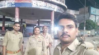 #रात्रि_गश्त_व_चेकिंग #SPBallia श्री ओमवीर सिंह के निर्देशन में जनपद में शांति,सुरक्षा एवं कानून व्यवस्था बनाए रखने के दृष्टिगत #Ps_रसड़ा पुलिस द्वारा रात्रि में निरन्तर भ्रमणशील रहते हुए संदिग्ध व्यक्तियों/वाहनो की चेकिंग की जा रही है।
#बलिया #BalliaPolice
@dgpup https://t.co/Baoa3kZLA4