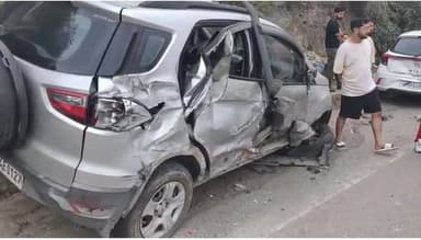सोलन में NH-5 पर रबोन में आधी रात हिट एंड रन का मामला, ट्रक ने सड़क किनारे खड़ी चार गाड़ियों को मारी टक्कर...!
Daily Himachal News Dhn24×7 Dhn24×7 Daily Himachal News #solan #NH5 #HimachalNews