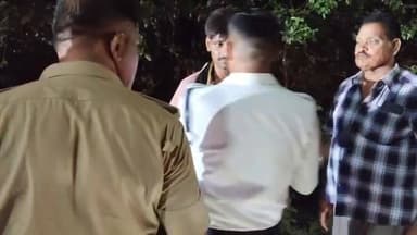 दारू पीकर गाड़ी चलाने वालों की झाँसी पुलिस ने की चेकिंग,मुह में मशीन डालकर की जांच पड़ताल #JhansiPolice