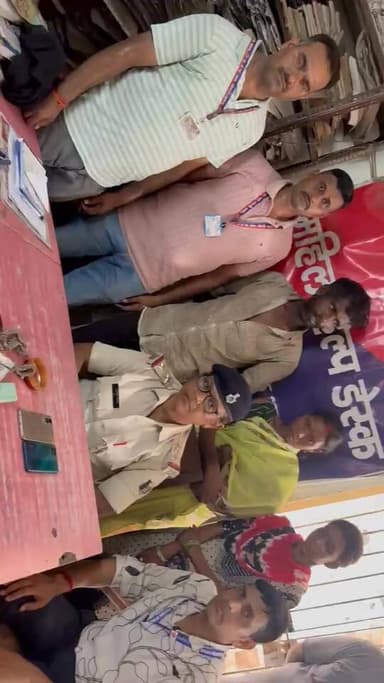 गया रेलवे जंक्शन पर RPF की टीम ने ऑपरेशन यात्री सुरक्षा के तहत के 2 महिला चोर सहित 3 को किया गिरफ्तार,चोरी का मोबाइल फोन और गहना हुआ बरामद