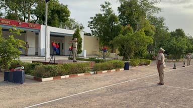 श्री शरत कविराज पुलिस आयुक्त जोधपुर के निर्देशन में रिजर्व पुलिस लाइन रातानाडा आयुक्तालय जोधपुर में आम परेड का आयोजन...
#जोधपुर_पुलिस – विश्वास, सेवा और सुरक्षा का प्रतीक।
#jodhpur #PoliceForPublic #SevaHiSankalp https://t.co/KOrY687Jg0
