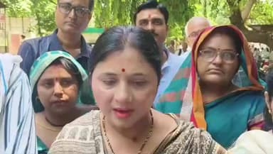 #हमीरपुर : बिहार में हुए भरत तिवारी एनकाउंटर मामले को लेकर ब्राह्मण एकता परिषद ने प्रदर्शन किया। परिषद के पदाधिकारियों ने राष्ट्रपति के नाम संबोधित ज्ञापन जिलाधिकारी को सौंपा। संगठन ने एनकाउंटर की निष्पक्ष जांच की मांग करते हुए भरत तिवारी को क्रांतिवीर बताया।
#Hamirpur #BharatTiwari #BrahmanEktaParishad #Protest #UttarPradesh #BreakingNews