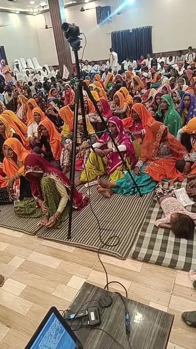#DNT #जेल #भरो #आन्दोलन 30 वां जिला . #दौसा
Bhagchand Saini CMO Rajasthan Dausa Police Bhajanlal Sharma District Collector & Magistrate - Dausa Rajasthan Police Kirodi Lal Meena Murari Lal Meena Rajendra Meena MLA Ashok Gehlot Omprakash Hudla Indian National Congress Gajraj Khatana Avinash gehlot Lalji Raika Ratan Nath Kalbeliya रूपसिंह गढ़ी Sita Ram @हाइलाइट