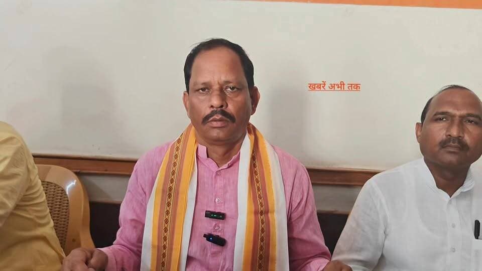 समाजवादी पार्टी के लोगों ने किया षड्यंत्र:भाजपा जिला अध्यक्ष रामाश्रय मौर्य
#maunews #samajwadipartyofficial #BJPUttarPradesh