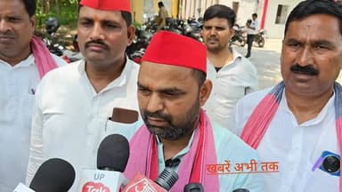 सपा नेताओं पर कार्रवाई से बढ़ी सियासत, प्रतिनिधिमंडल ने एसपी से की मुलाकात/अखिलेश सिंह राठौर
#मऊ #SamajwadiParty #Politics #MauNews