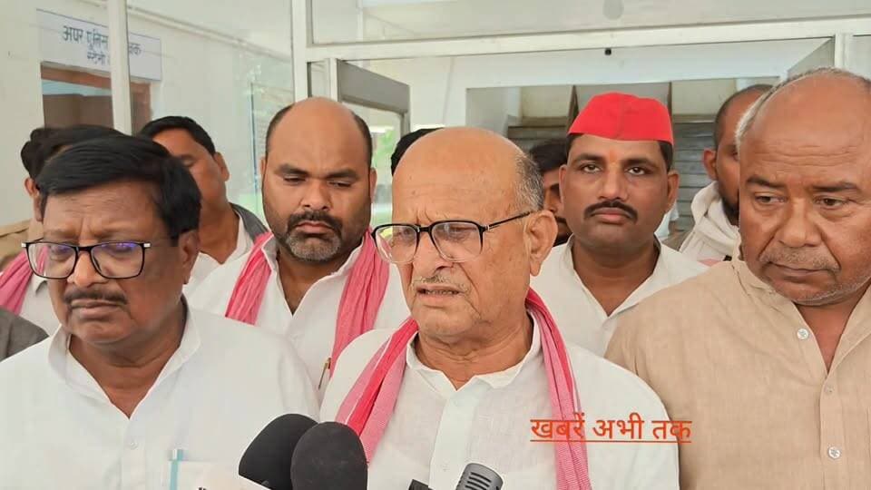 मुकदमे के बाद सपा नेताओं ने एसपी कार्यालय पहुंचकर मुकदमा वापस, निष्पक्ष जांच की मांग किया,सुने बयान
#मऊ #सपा #एसपी #मुकदमा #घोसी #UPNews