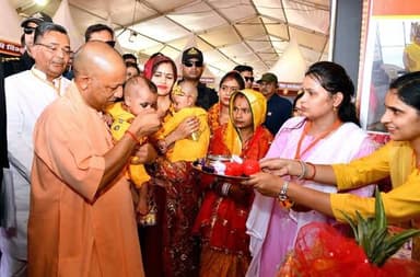 फिरोजाबाद मुख्यमंत्री योगी आदित्यनाथ ने 81 परियोजनाओं का किया लोकार्पण-शिलान्यास।
658 करोड़ की परियोजनाओं की सौगात,अब गरीबों के लिए घर बन रहे-सीएम।
UP अब माफिया मुक्त और गुंडा मुक्त-मुख्यमंत्री।
'पहले माफिया गरीब के मकान पर कब्जा करता था'।
सपा ने गरीब को तबाह किया-सीएम।