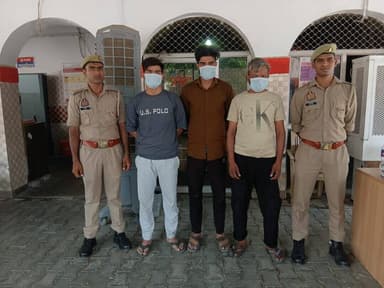 हापुड़ पुलिस द्वारा जनपद में अपराध की रोकथाम एवं वारन्टी/वांछित अभियुक्तों की गिरफ्तारी हेतु चलाए जा रहे ऑपरेशन तलाश अभियान के अन्तर्गत थाना पिलखुवा पुलिस ने 03 वारन्टियो को किया गिरफ्तार । https://t.co/mdkf0qgT9U