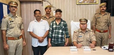 एटा - थाना कोतवाली नगर पुलिस, जनपदीय स्वाट व सर्विलांस टीम के संयुक्त प्रयास से थाना कोतवाली नगर क्षेत्रान्तर्गत करीब 09 दिन पूर्व हुई छिनैती की घटना में प्रकाश में आए 02 अभियुक्त व 01 बाल अपचारी गिरफ्तार। छीनी हुई 01 सोने की चैन, 4250 रुपए तथा घटना में प्रयुक्त मोटरसाइकिल बरामद।
#UPPolice