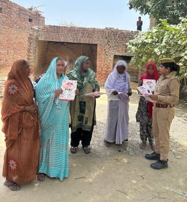 #SSP @moradabadpolice के निर्देशन में थाना सोनकपुर पुलिस द्वारा #MissionShakti5 अभियान फेज-5 के तहत थाना क्षेत्रा0 भ्रमणशील रहकर महिलाओ/बालिकाओ को हे0नं0- 1090,112,181,1098,1930,1076 से प्राप्त होने वाली सुविधाओ आदि के बारे मे जागरूक किया गया ।
#नारी_सुरक्षा_सम्मान_स्वावलंबन https://t.co/qTarLFPauh