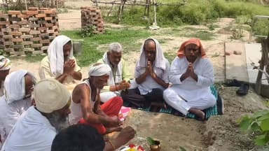 धरवारा में वैदिक मंत्रोच्चार के साथ हरिहरात्मक महायज्ञ का शुभारंभ, पताका पूजन के बाद हुआ शंखनाद....
#HariratmakMahayagya #Jahanaganj #DharmicEvent