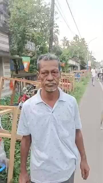 অশোকনগরে রাস্তার ধারে কেন রাখা রয়েছে এত বিশেষ গাড়ি??
