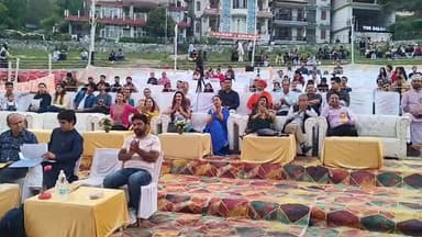 कुल्लू लाइव - सूत्रधार कला संगम का 49 वा वर्षगांठ उत्सव
विभिन्न स्कूलों की सांस्कृतिक प्रतियोगिता
फ़िल्म गीत प्रतियोगिता का हो रहा आयोजन। Kullu Times