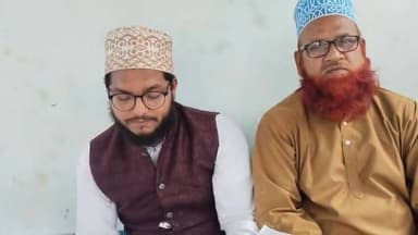 तंजीम उलेमा-ए-अहले सुन्नत व जमात लोहरदगा की ज़िलाई मीटिंग हुस्न-ओ-खूबी के साथ संपन्न हुई
कल बरोज़ इतवार तंजीम उलेमा-ए-अहले सुन्नत व जमात लोहरदगा की जानिब से मरकज़ुल हिदाया में एक बेहद अहम और मक़सदपूर्ण ख़ास मीटिंग का आयोजन किया गया, जिसकी सदारत हज़रत हाफ़िज़ व क़ारी फ़ैज़ान अनवर नोमानी साहब ने फ़रमाई। इस इजलास में इलाके के मुअज्ज़िज़ उलेमा-ए-कराम, इमाम मसाजिद और दीनी ज़िम्मेदारान की बड़ी तादाद ने शिरकत की।
प्रोग्राम का आगाज़ तिलावत-ए-क़लाम-ए-पाक से बेहद रूहानी माहौल में किया गया, जिसके बाद नात-ए-रसूल-ए-मक़बूल ﷺ पेश की गई। इसके बाद बाक़ायदा तौर पर इजलास का आगाज़ हुआ और मुक़र्रर एजेंडे के तहत माह-ए-मुहर्रमुल हराम की अज़मत व अहमियत को सामने रखते हुए इस मुक़द्दस महीने में फैलने वाली गैर-शरई रसूमात, खुराफ़ात और गलत रिवाजों की रोकथाम के हवाले से तफ़सीली बातचीत की गई।
इजलास में मौजूद उलेमा व इमाम कराम ने एक के बाद एक अपने क़ीमती मशवरे और राय पेश किए और इस बात पर ज़ोर दिया कि अवामुन्नास की सही रहनुमाई वक्त की अहम ज़रूरत है, ताकि लोग दीन-ए-इस्लाम की सही तालीमात को समझ सकें और बिदअत व खुराफ़ात से बच सकें।
इस मौके पर क़ारी शमीम रज़वी साहब ने अपने खिताब में फ़रमाया कि माह-ए-मुहर्रमुल हराम एक बेहद मुक़द्दस और बरकत वाला महीना है, जिसमें हमें सब्र, इबादत और नेकियों की कसरत करनी चाहिए। उन्होंने कहा कि ढोल-बाजे, मुरव्वजा ताज़िया-दारी, मस्नूई क़ब्रों की चादरपोशी और दूसरी गैर-शरई रसूमात सरासर नाजायज़ हैं, लिहाज़ा मुसलमानों को इनसे मुकम्मल तौर पर परहेज़ करना चाहिए।
उन्होंने मज़ीद कहा कि इस बरकत वाले महीने में रोज़ा रखने का खास एहतमाम किया जाए, अपने घरों में फ़ातिहा, क़ुरआनख़्वानी, ज़िक्र व अज़कार और सदक़ा व ख़ैरात जैसे आमाल को फ़रोग़ दिया जाए, ताकि अल्लाह तआला की रज़ा हासिल हो और समाज में नेकी और इस्लाह का माहौल क़ायम हो।
इजलास के इख़्तिताम पर इस बात का अज़्म किया गया कि उलेमा-ए-कराम और इमाम मसाजिद अपने-अपने इलाकों में अवाम की इस्लाह के लिए भरपूर कोशिश करेंगे और मुहर्रमुल हराम के दौरान होने वाली खुराफ़ात को रोकने के लिए बेदारी मुहिम चलाएंगे।
इस अहम नशिस्त में मौलाना मुनव्वर साहब, मौलाना रिज़वान साहब, हाफ़िज़ मक़बूल साहब, मौलाना ज़ीशान साहब, मौलाना ऐनुल हक़ साहब, क़ारी यूसुफ साहब, मौलाना सज्जाद नईमी साहब और दीगर उलेमा-ए-कराम शरीक रहे। आख़िर में दुआ के साथ प्रोग्राम का इख़्तिताम हुआ, जिसमें उम्मत-ए-मुस्लिमह की भलाई, अम्न व सलामती और दीन की सरबलंदी के लिए ख़ुसूसी दुआ की गई।
मीडिया इंचार्ज: मौलाना अब्दुस समद saqafi
#monuvlogslohardaga #lohardaga #JharkhandNews #lohardaga_public #brotherhood