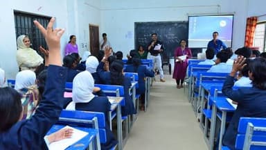 സെൻസസ് സെൽഫ് എന്യുമറേഷൻ പ്രോത്സാഹിപ്പിക്കുന്നതിൻ്റെ ഭാഗമായി മുണ്ടേരി ഗവ വൊക്കേഷണൽ ഹയർസെക്കൻഡറി സ്കൂളിൽ ബോധവത്കരണ ക്ലാസും ക്വിസ് മത്സരവും സംഘടിപ്പിച്ചു
#newsonewayanad