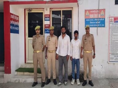 *शाहजहांपुर में महिला के झुमके छीने,4 KM पीछा कर पकड़ा:* रास्ता पूछने के बहाने वारदात की, पुलिस ने दो आरोपियों को किया गिरफ्तार, दोनों आरोपी चांद और महमूद थाना सिंधौली क्षेत्र के रामपुर ताहरपुर के रहने वालें हैं। निगोही पुलिस ने की कार्रवाई
https://dainik.bhaskar.com/JHybJ39eb4b