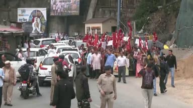* शिमला में बेहतर वेतन और सामाजिक सुरक्षा की मांग को लेकर मिड-डे मील कर्मियों की राज्यव्यापी हड़ताल
* सीटू के बैनर तले शिमला में मिड-डे मील कर्मचारियों का प्रदर्शन, सरकार के खिलाफ नारेबाजी
* मांगें पूरी न होने पर आंदोलन तेज करने की चेतावनी, मिड-डे मील कर्मियों में रोष