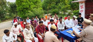 आगामी मुहर्रम त्यौहार के दृष्टिगत प्रभारी निरीक्षक पैकोलिया द्वारा चौकी मुसहा परिसर में पीस कमेटी की बैठक संपन्न की गयी। https://t.co/XK1Gnn2UVX