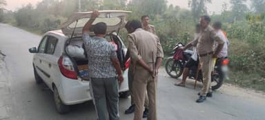 पुलिस अधीक्षक पीलीभीत के निर्देशन में थाना अमरिया पुलिस द्वारा शान्ति एवं सुरक्षा व्यवस्था को सुदृढ़ बनाए रखने हेतु थाना बॉर्डर एवं प्रमुख स्थानों पर संदिग्ध वाहन एवं व्यक्तियों की सघन चेकिंग की जा रही है तथा संदिग्ध गतिविधियों पर कड़ी निगरानी रखी जा रही है।
@Uppolice https://t.co/FTk0WF0A0c